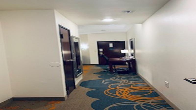 Holiday Inn Express & Suites - Dallas Park Central Northeast By Ihg Exterior photo